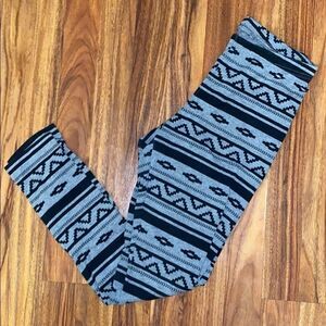 3 for $25 Old Navy Black and Grey Leggings Size Medium